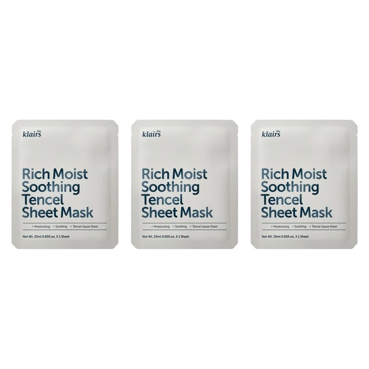 Klairs Rich Moist Soothing Tencel Sheet Mask 3 stk beroligende ansiktsmaske i hvite rektangulære poser.