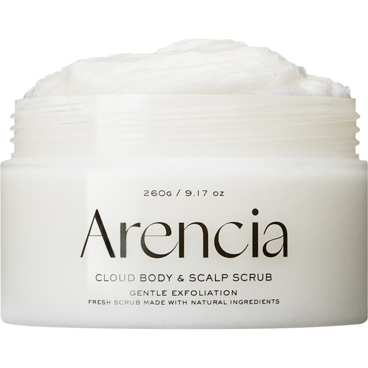 Arencia Cloud Body & Scalp Scrub 260g gir mild eksfoliering med en luftig hvit tekstur i hvit krukke.