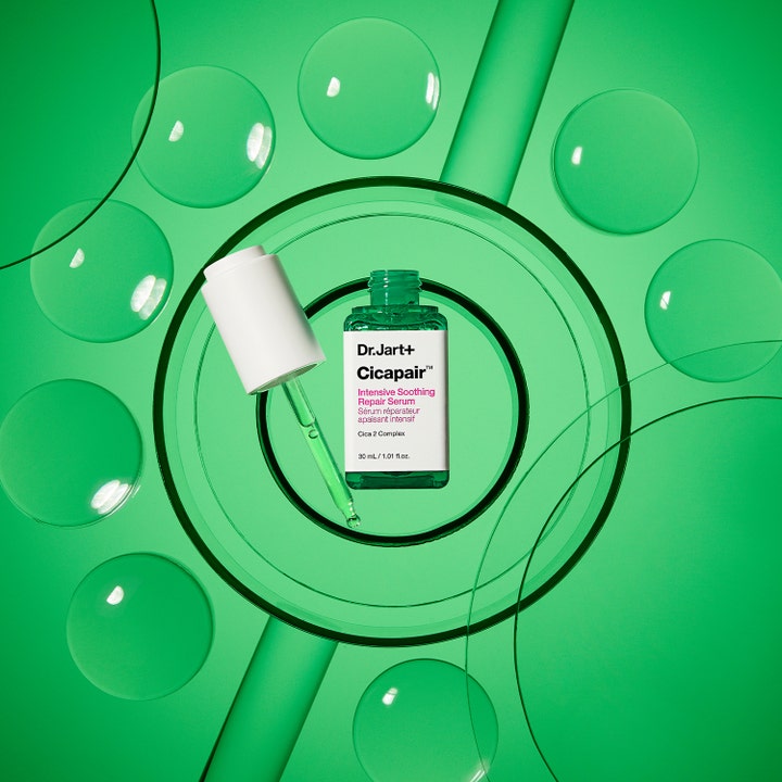 Dr.Jart+ Cicapair Intensive Soothing Repair Serum 30 ml beroligende ansiktsserum i grønn glassflaske med pipette