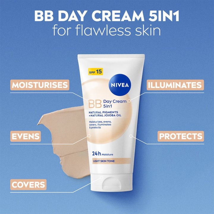 Nivea BB Tinted Moisturiser 50 ml fuktighetsgivende dagkrem med SPF 15 og farget tekstur som gir 5-i-1 pleie.