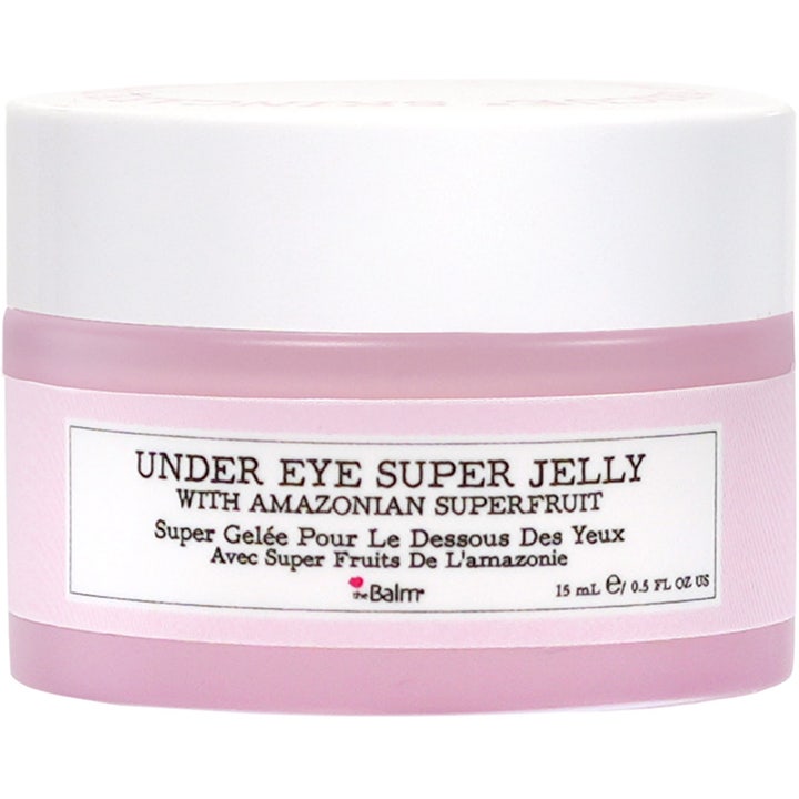 theBalm Under Eye Super Jelly 15 ml øyegelé med Amazonian superfrukt i en liten rosa krukke med hvitt lokk