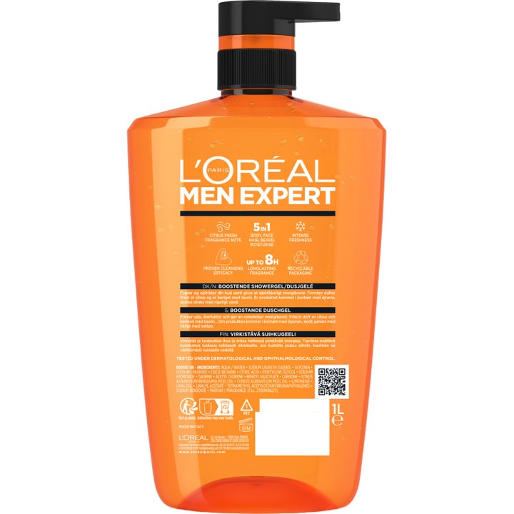 L'Oréal Paris Men Expert Hydra Energetic Shower Gel 1000 ml oppkvikkende dusjsåpe i oransje pumpeflaske ved siden av en mann
