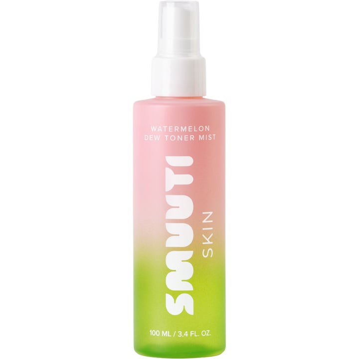 Smuuti Skin Watermelon Dew Toner Mist 100 ml fuktighetsgivende ansiktsspray i rosa og grønn flaske med hvit spraypumpe