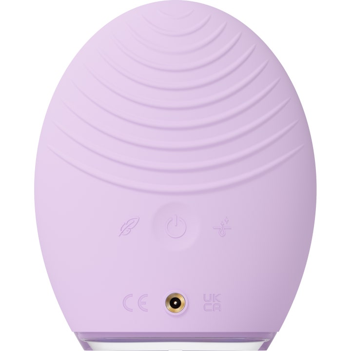 FOREO LUNA 4 Sensitive Skin 1 stk lilla silikonbørste som gir ansiktsmassasje viser baksiden med bølgete riller.