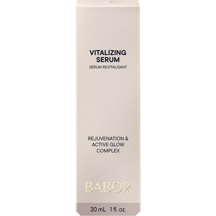 Babor Vitalizing Serum 30 ml vitaliserende serum for trøtt hud i hvit eske med gullfarget etikett.