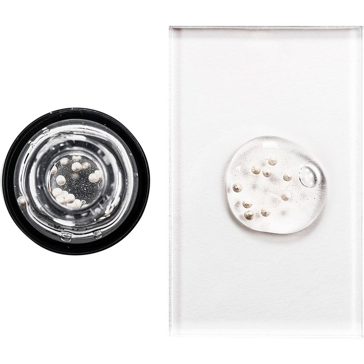 Avant Skincare Sublime Peony & White Caviar Serum 30 ml glødgivende ansiktsserum med hvite perler i en klar gel