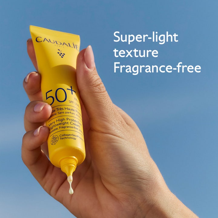 Caudalie Vinosun Lightweight Fluid 40 ml solkrem for ansiktet i gul tube som viser den lette parfymefrie teksturen