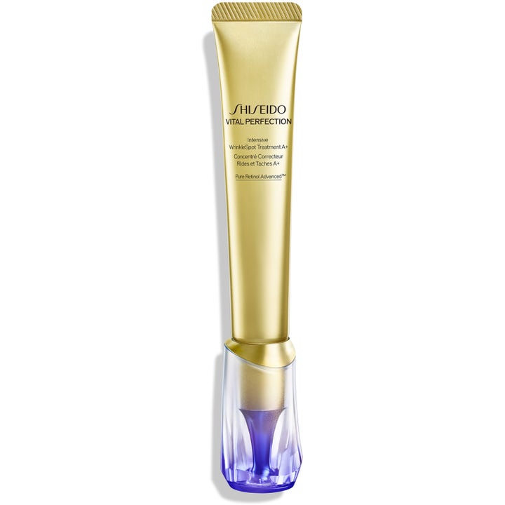 Shiseido Vital Perfection Intensive WrinkleSpot Treatment A+ rynkebehandling i gulltube med lilla krystallkork.