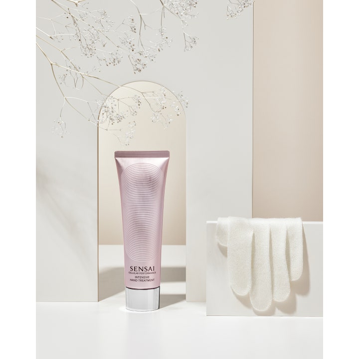 Sensai Cellular Performance Intensive Hand Treatment 100 ml fuktighetsgivende håndkrem i rosa tube med hvite hansker