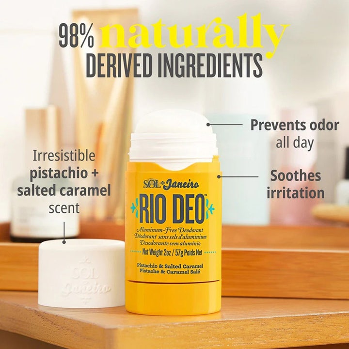 Sol de Janeiro Rio Deo 62 57 g aluminiumsfri deodorant i gul hylse med tekst om 98 % naturlige ingredienser og duft.