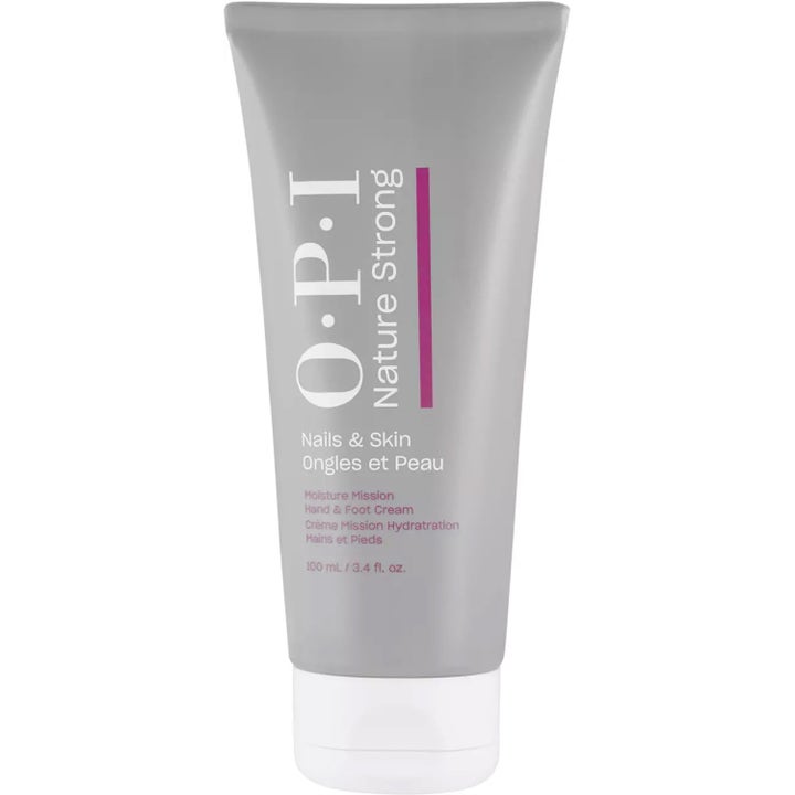 OPI Nature Strong Moisture Mission Hand & Foot Cream 100 ml fuktgivende krem i grå tube med hvit kork og lilla detalj.