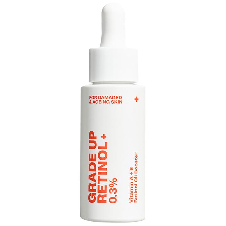 Grade Up Retinol 0.3% Vitamin A + E Retinol Oil Booster for moden hud er et ansiktsserum i hvit flaske med pipette.