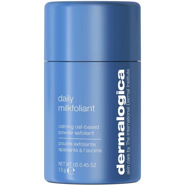 Dermalogica Daily Milkfoliant 13 g beroligende ansiktseksfoliering i en matt blå sylindrisk beholder.