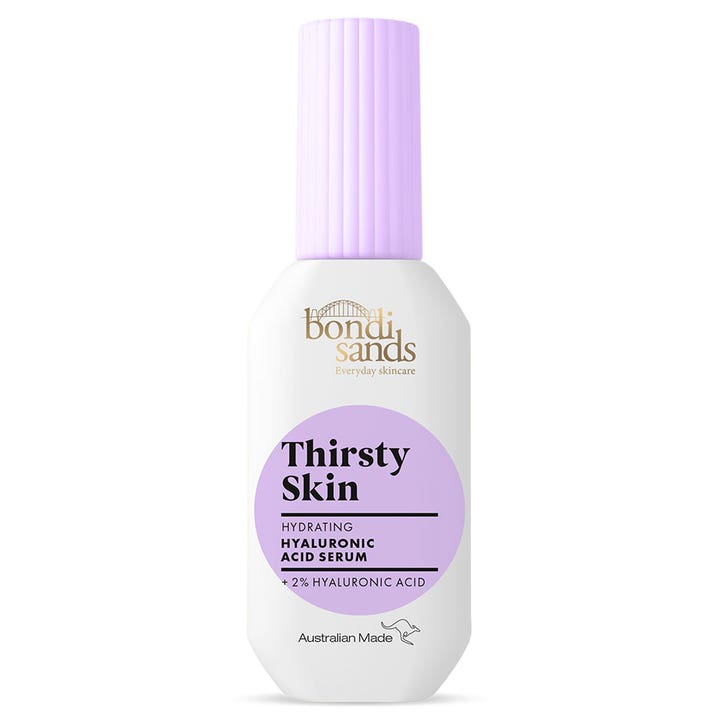 Bondi Sands Thirsty Skin fuktighetsgivende serum med 2 % hyaluronsyre i hvit flaske med lilla rillet kork