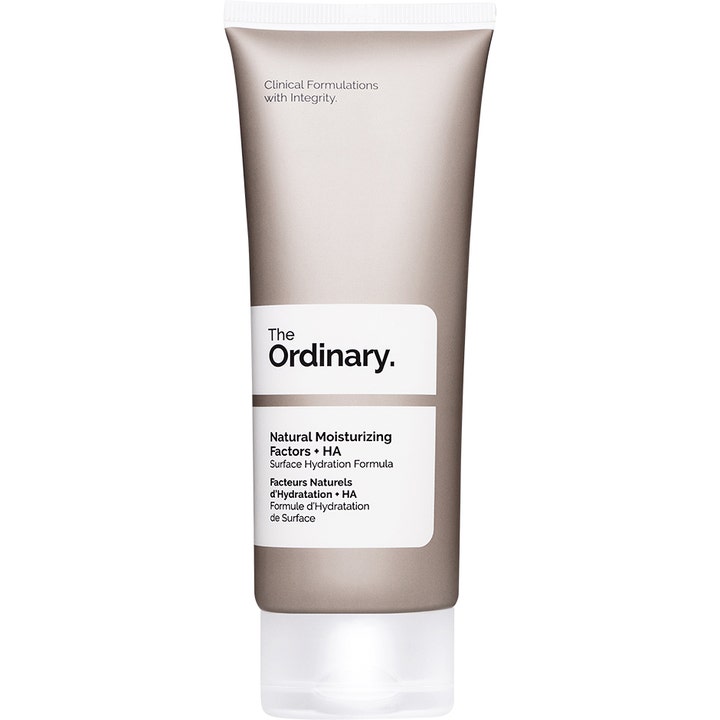The Ordinary Natural Moisturizing Factors + HA 100 ml fuktighetskrem i en matt grå tube med hvit etikett