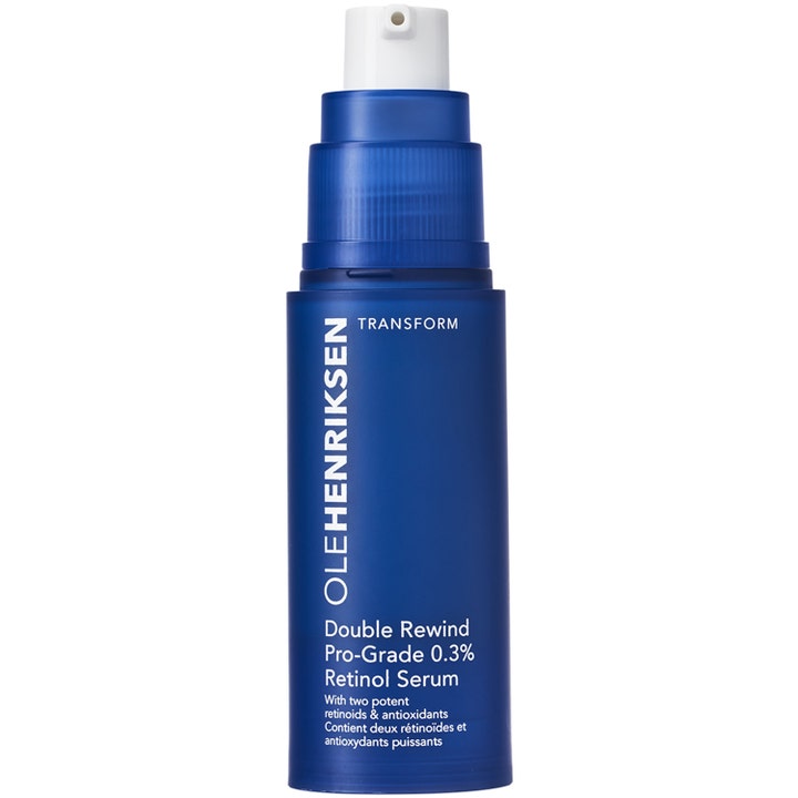 Ole Henriksen Double Rewind Pro-Grade 0.3% Retinol Serum fornyende ansiktsserum i blå pumpeflaske med hvit dispenser