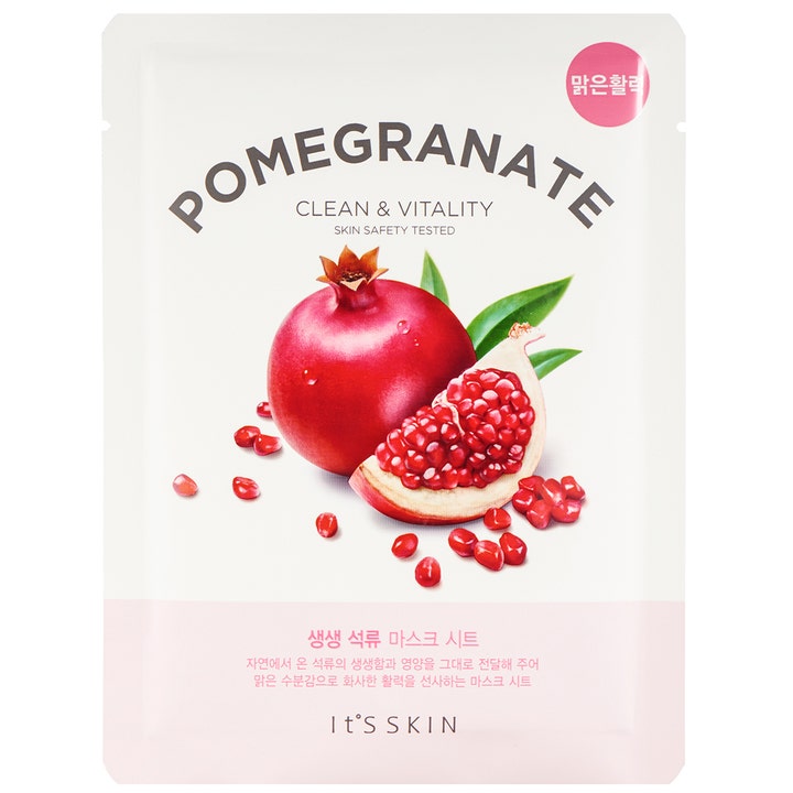 It'S SKIN Pomegranate Clean & Vitality ansiktsmaske i hvit pose med bilde av et friskt granateple.