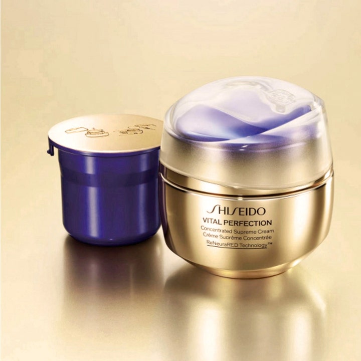 Shiseido Vital Perfection Concentrated Supreme Cream Refill 50 ml ansiktskrem i gullkrukke med lilla refill.