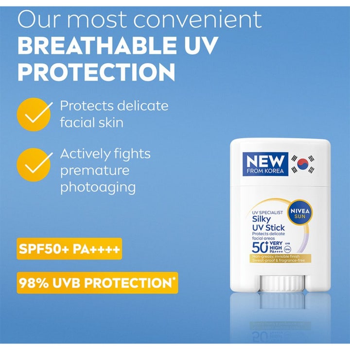 NIVEA UV Face Specialist Silky UV Stick 15 g solstift med SPF 50+ i hvit hylse mot blå bakgrunn