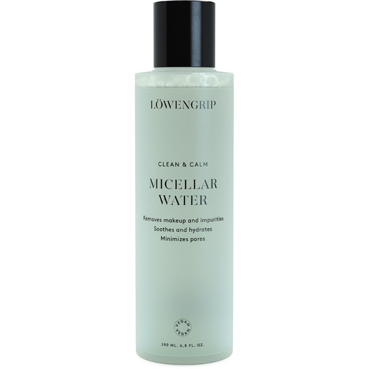 Löwengrip Clean & Calm Micellar Water 200 ml beroligende ansiktsrens som fjerner sminke i en lysegrønn flaske med svart kork
