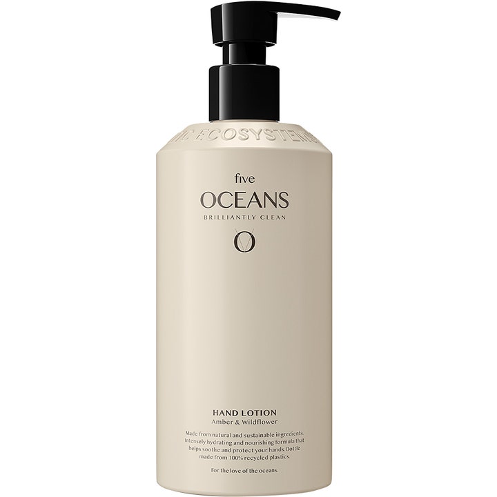 Five Oceans Hand Lotion Amber & Wildflower fuktighetsgivende håndkrem i beige flaske med svart pumpe som pleier hendene.