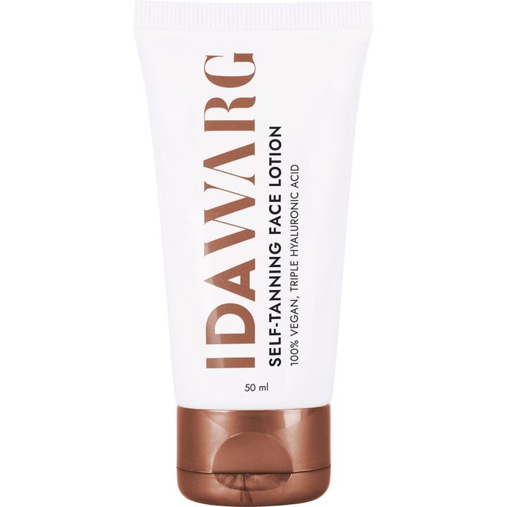 Ida Warg Self-Tanning Face Lotion 50 ml fuktighetsgivende selvbruning som gir glød i hvit tube med bronsekork