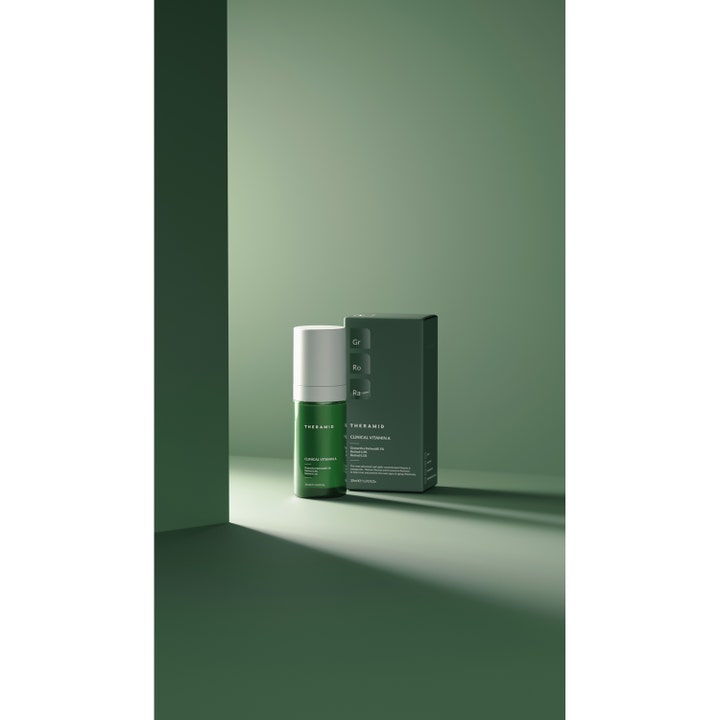 Niche Beauty Lab Theramid Clinical Vitamin A 30 ml er et antialdringsserum i grønn pumpeflaske med eske.