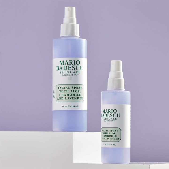 Mario Badescu Facial Spray Aloe, Chamomile & Lavender 118 ml beroligende ansiktsspray i lilla sprayflasker