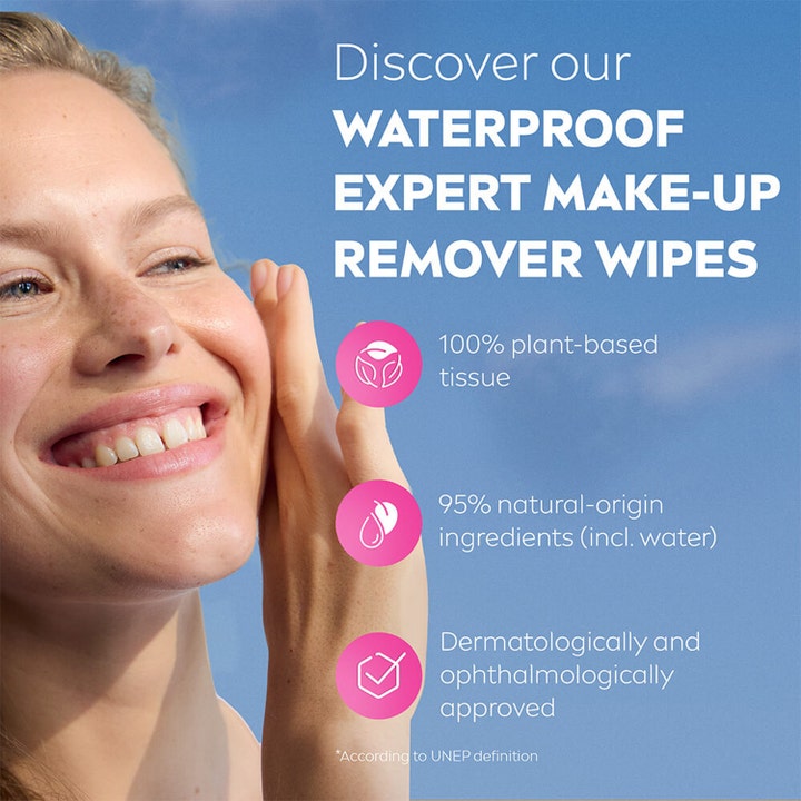 NIVEA MicellAIR Expert Wipes 20 stk plantebasert sminkefjerner for vannfast sminke vist med smilende kvinne.