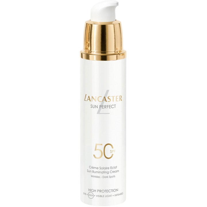 Lancaster Sun Perfect Sun Illuminating Cream SPF 50 50ml solkrem mot rynker i hvit pumpeflaske med gulldetaljer