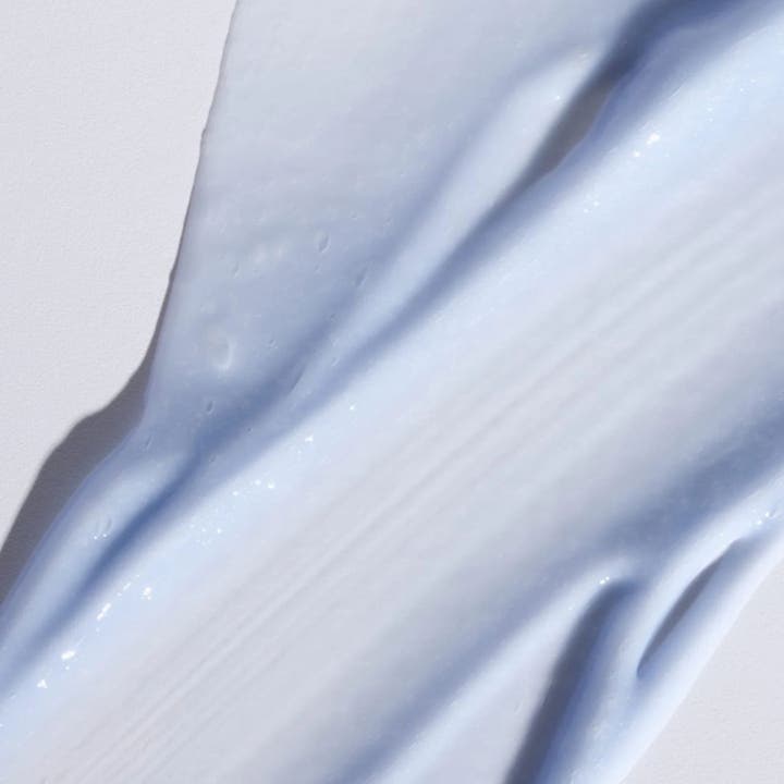 MÁDARA Retinol Alternative Plant-Powered Serum 30 ml ansiktsserum mot rynker i lilla flaske og hvit eske