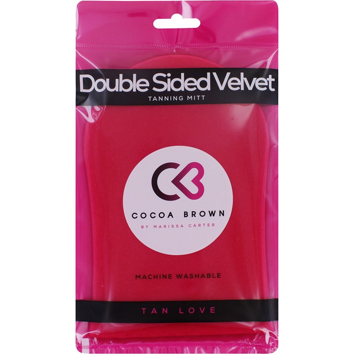 Cocoa Brown Double Sided Velvet Tanning Mitt 1 stk selvbruningshanske gir feilfri farge i rosa fløyel i emballasje.
