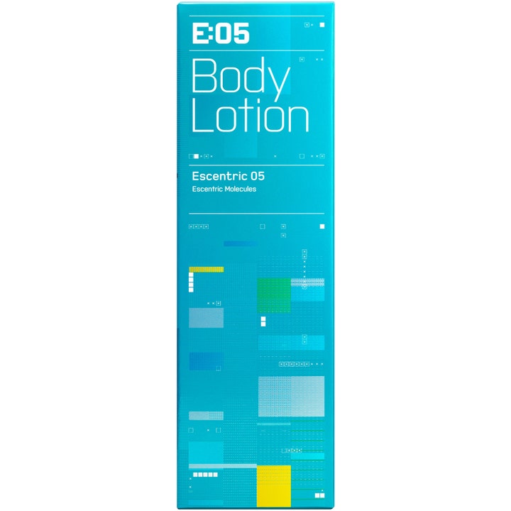 Escentric Molecules Escentric 05 Body Lotion 200 ml fuktighetsgivende kroppslotion i turkis eske med hvit tekst.