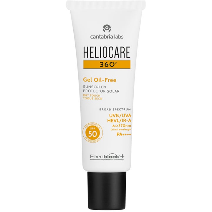 Heliocare 360 Gel Oil-Free SPF 50 solkrem gir mattende effekt i en hvit plasttube med sort kork.