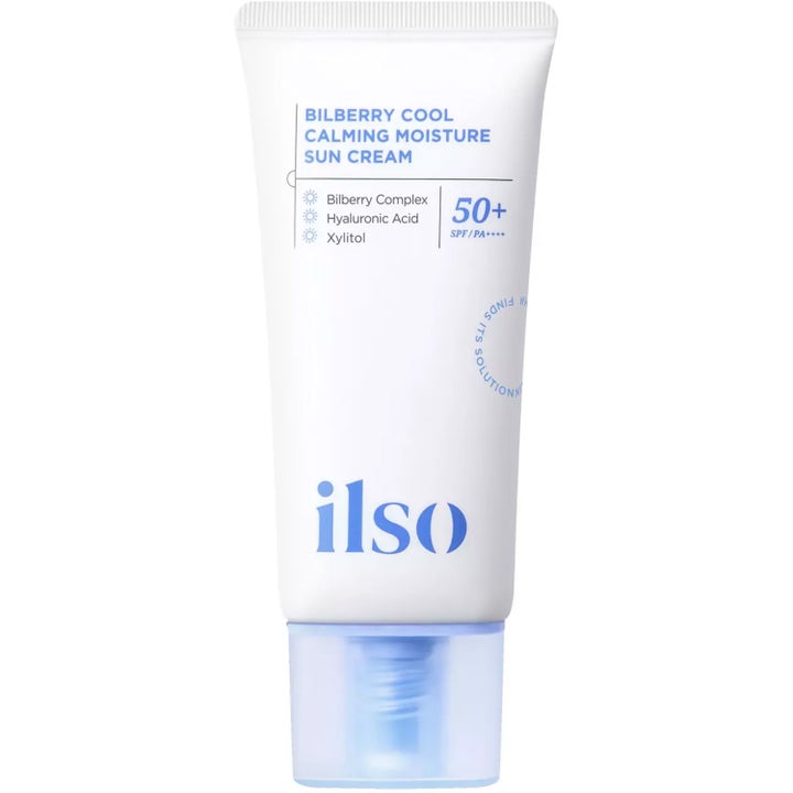 ilso Bilberry Cool Calming Moisture Sun Cream SPF 50+ beroligende solkrem i hvit tube med lyseblå tekst og kork