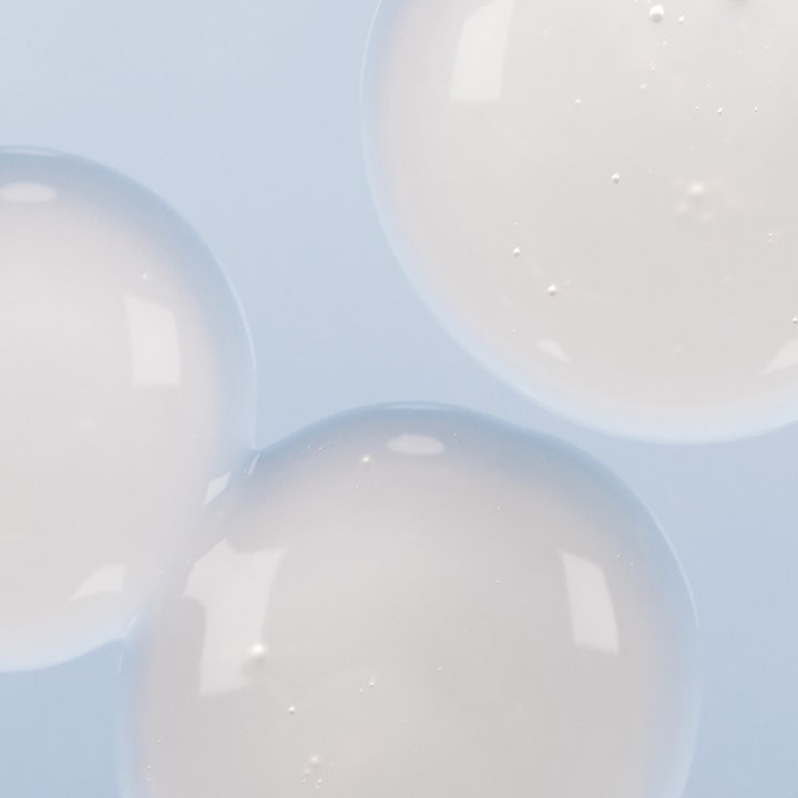 Lumene Nordic Sensitive Weightless Serum 30 ml beroligende ansiktsserum med lett melkeaktig tekstur i dråper