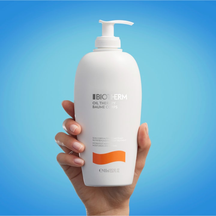 Biotherm Baume Corps Oil Therapy 400 ml body lotion i en infografikk som sammenligner ingredienser og resultater.
