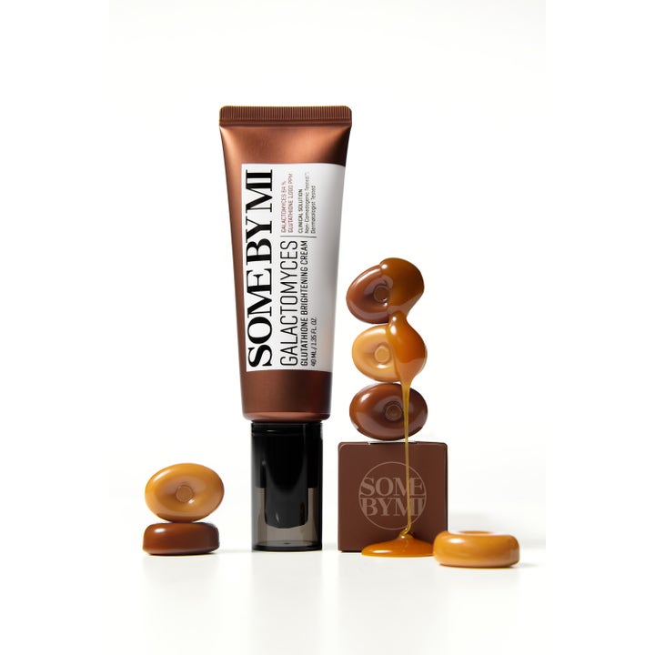 Some By Mi Galactomyces Glutathione Brightening Cream 40 ml glødgivende dagkrem i bronsetube med ravfargede dråper.