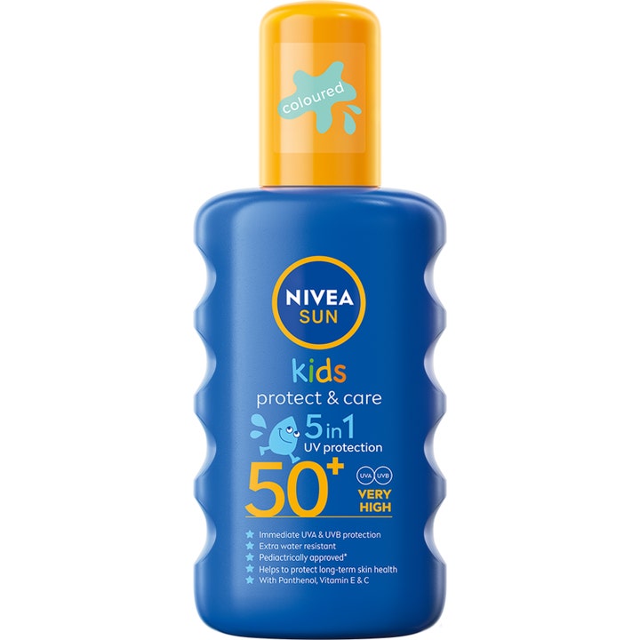 Nivea Sun Kids Protect & Care SPF 50+ solkrem gir pleie i en blå gripevennlig flaske med gult lokk.