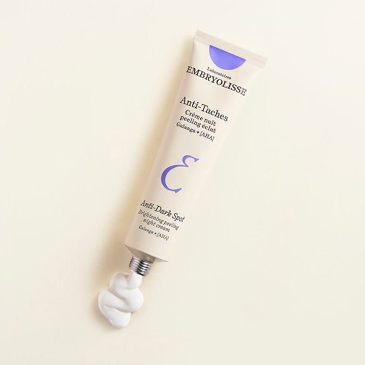 Embryolisse Brightening Dark Spot Night Peeling 40 ml nattkrem med hvit tekstur som reduserer pigmentflekker