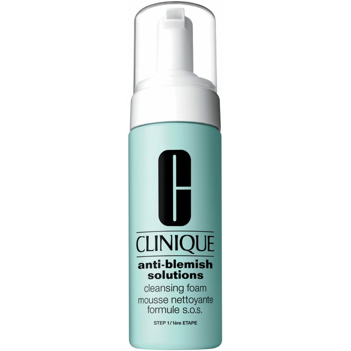 Clinique Anti-Blemish Solutions Cleansing Foam renseskum mot uren hud i en lyseblå sylindrisk flaske med hvit pumpe