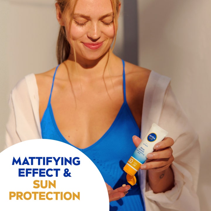 NIVEA Sun UV Face Shine Control Cream 50 ml mattende solkrem for ansiktet i hvit tube som påføres i hånden