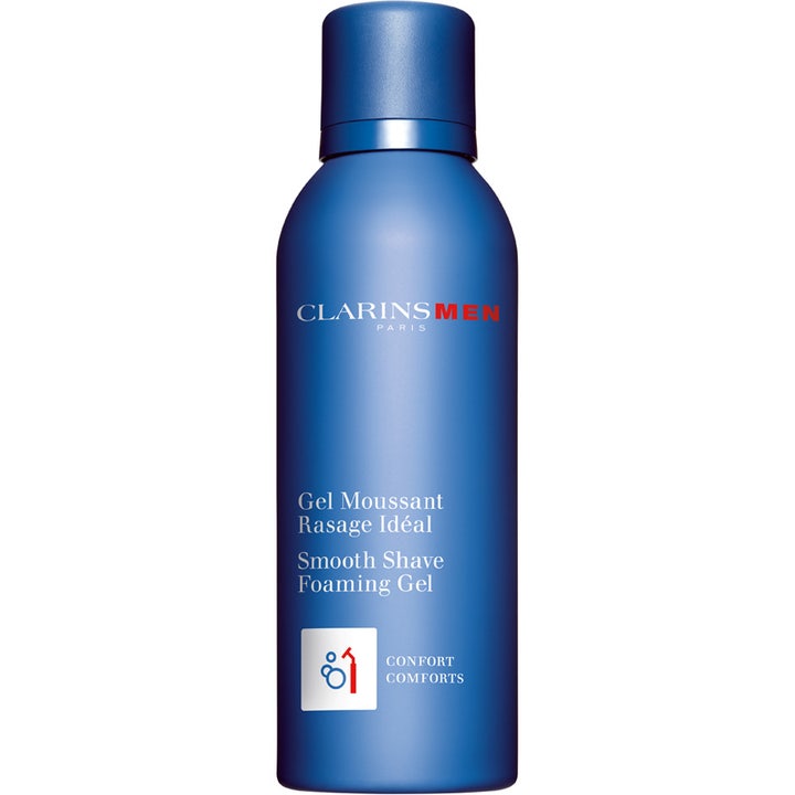 ClarinsMEN Smooth Shave Foaming Gel barberingsgel som gir komfort i en matt blå sprayflaske med blå kork