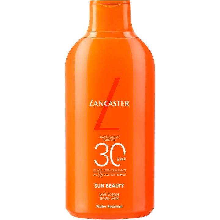Lancaster Sun Beauty Body Milk SPF30 250 ml solkrem i oransje plastflaske som beskytter mot aldring.