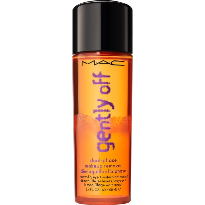 MAC Gently Off Dual-Phase Makeup Remover 100 ml fjerner vannfast sminke med to-faset oransje væske og sort kork