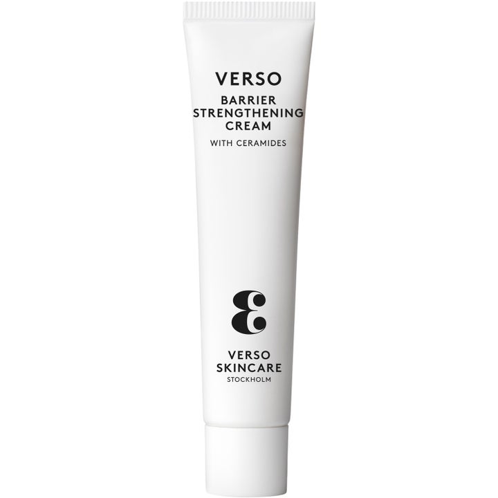 Verso Barrier Strengthening Cream styrkende ansiktskrem med ceramider i hvit tube med minimalistisk sort tekst