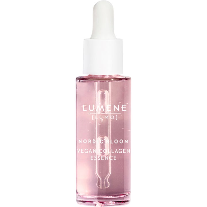 Lumene Nordic Bloom Vegan Collagen Essence oppstrammende essence i klar glassflaske med rosa væske og hvit pipette.