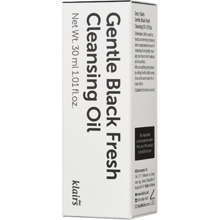 Klairs Gentle Black Fresh Cleansing Oil 30 ml ansiktsrengjøring i en hvit pappeske med stilren svart tekst