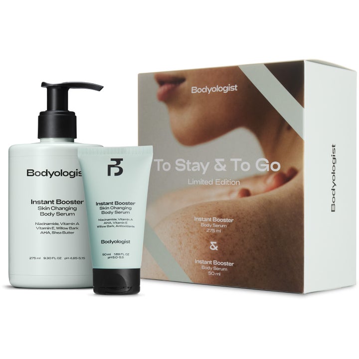 Bodyologist Instant Booster 275 ml og 50 ml utjevnende kroppsserum med hvit pumpeflaske og mintgrønn tube foran eske