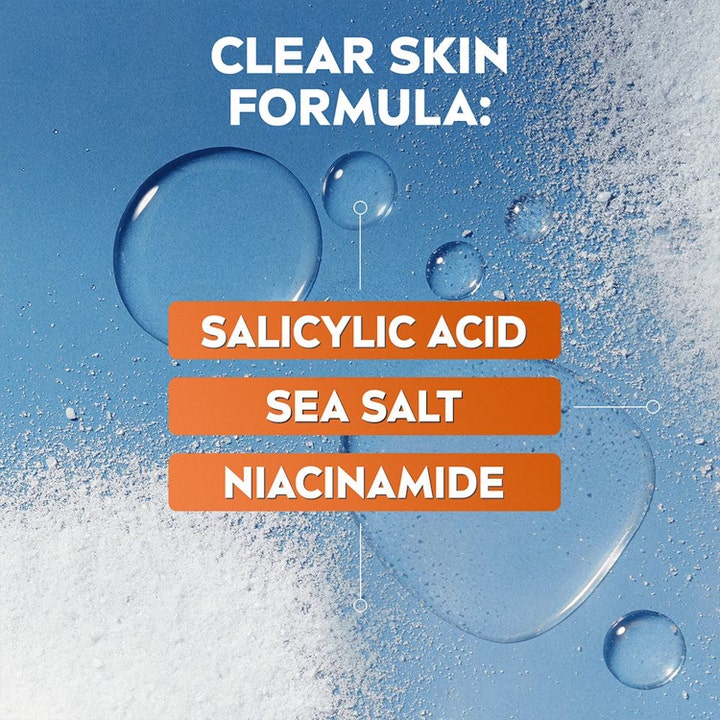 NIVEA Derma Skin Clear Anti-Blemish Scrub 150 ml ansiktsskrubb med salisylsyre havsalt og niacinamid på blå bakgrunn